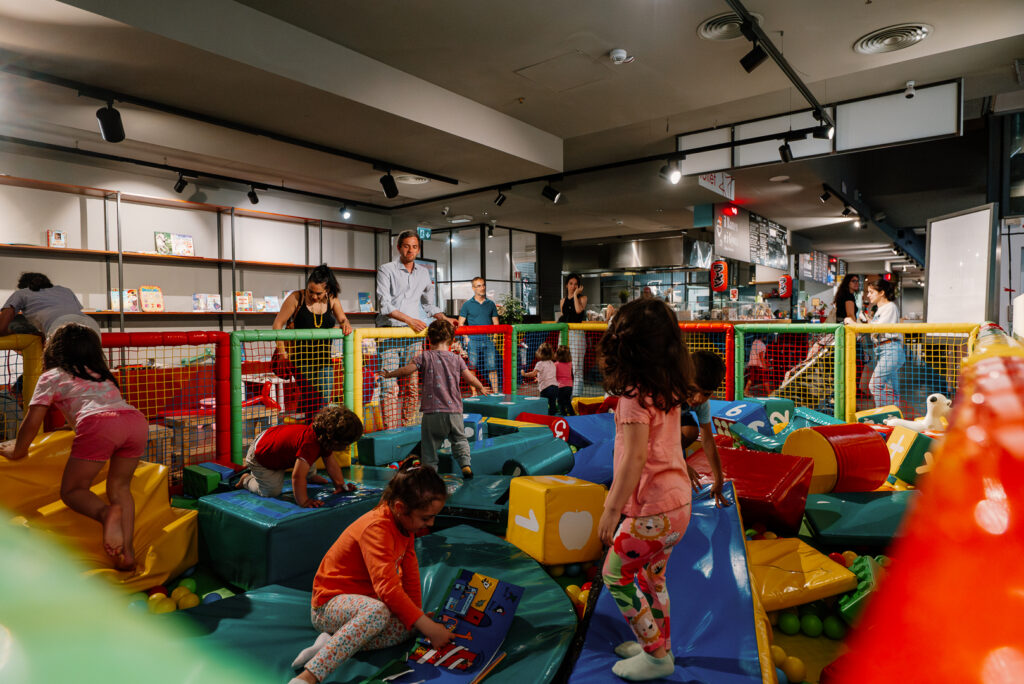 area bimbi-48 Mercato Centrale Torino